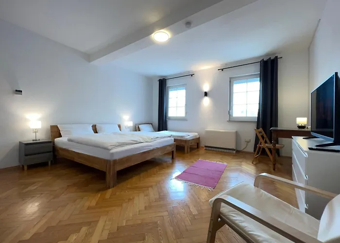 Uebernachten In Grosser Maisonette-Wohnung By Rabe